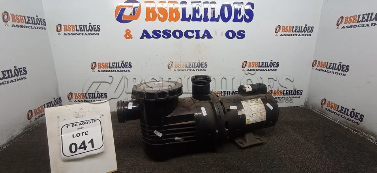 LOTE 041 - 01 BOMBA DE PISCINA MOTOR WEG BIVOLT 3450RPM. (NO ESTADO) ATENÇÃO! FAZER A VISITAÇÃO ANTES DE ARREMATAR, NÃO SABEMOS SE FUNCIONA, LEILÃO NÃO TEM GARANTIA E NEM DEVOLUÇÃO, SUJEITO A POSSÍVEIS AVARIAS VISÍVEIS/OCULTAS E/OU AUSÊNCIA DE COMPONENTES.
