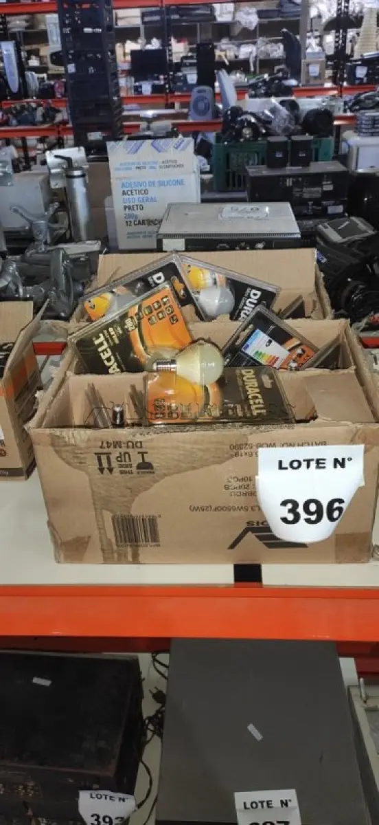 LOTE 396 - 01 LOTE COM VÁRIAS LÂMPADAS MINI GLOBO 25W MARCA DURACELL. (NO ESTADO) ATENÇÃO! FAZER A VISITAÇÃO ANTES DE ARREMATAR, NÃO SABEMOS SE FUNCIONA, LEILÃO NÃO TEM GARANTIA E NEM DEVOLUÇÃO, SUJEITO A POSSÍVEIS AVARIAS VISÍVEIS/OCULTAS E/OU AUSÊNCIA DE COMPONENTES.