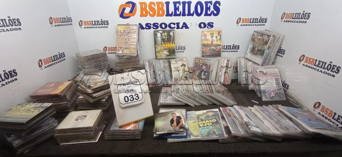 LOTE 033 - 01 LOTE COM GRANDE QUANTIDADE DE MÍDIAS EM CD E DVD. (NO ESTADO) ATENÇÃO! FAZER A VISITAÇÃO ANTES DE ARREMATAR, NÃO SABEMOS SE FUNCIONA, LEILÃO NÃO TEM GARANTIA E NEM DEVOLUÇÃO, SUJEITO A POSSÍVEIS AVARIAS VISÍVEIS/OCULTAS E/OU AUSÊNCIA DE COMPONENTES.