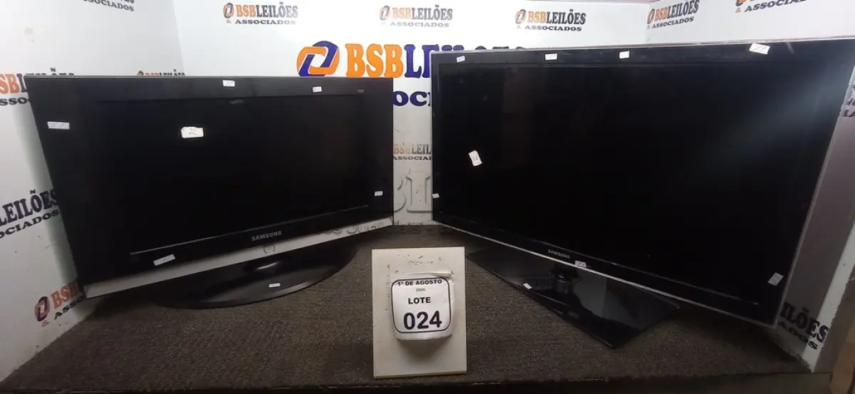 LOTE 024 - 02 TVS DE 32’’ E 36’’ MARCA SAMSUNG. (NO ESTADO) ATENÇÃO! FAZER A VISITAÇÃO ANTES DE ARREMATAR, NÃO SABEMOS SE FUNCIONA, LEILÃO NÃO TEM GARANTIA E NEM DEVOLUÇÃO, SUJEITO A POSSÍVEIS AVARIAS VISÍVEIS/OCULTAS E/OU AUSÊNCIA DE COMPONENTES.