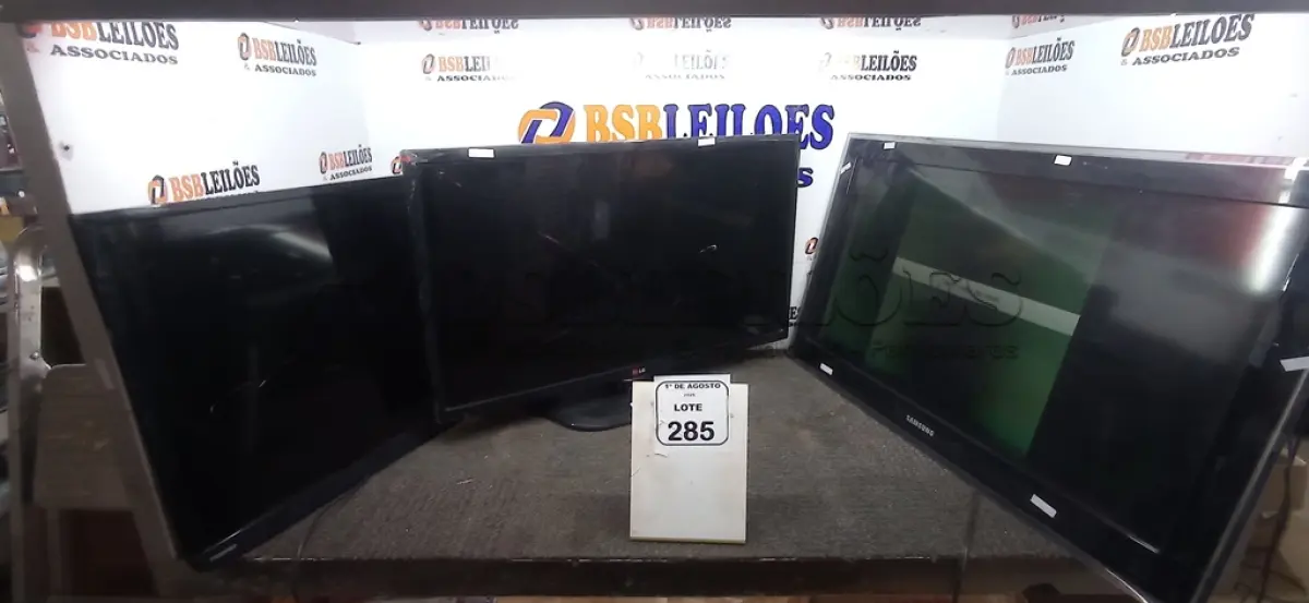 LOTE 285 - 03 TVS DE TAMANHOS DIVERSOS PARA RETIRADA DE PEÇAS. (NO ESTADO) ATENÇÃO! FAZER A VISITAÇÃO ANTES DE ARREMATAR, NÃO SABEMOS SE FUNCIONA, LEILÃO NÃO TEM GARANTIA E NEM DEVOLUÇÃO, SUJEITO A POSSÍVEIS AVARIAS VISÍVEIS/OCULTAS E/OU AUSÊNCIA DE COMPONENTES.