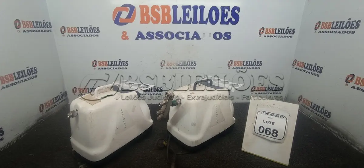 LOTE 068 - 02 ASPIRADORES CIRÚRGICOS INCOMPLETOS. (NO ESTADO) ATENÇÃO! FAZER A VISITAÇÃO ANTES DE ARREMATAR, NÃO SABEMOS SE FUNCIONA, LEILÃO NÃO TEM GARANTIA E NEM DEVOLUÇÃO, SUJEITO A POSSÍVEIS AVARIAS VISÍVEIS/OCULTAS E/OU AUSÊNCIA DE COMPONENTES.