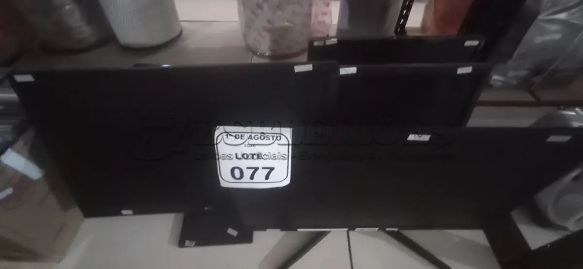 LOTE 077 - 05 MONITORES DE MARCAS E MODELOS DIVERSOS. (NO ESTADO) ATENÇÃO! FAZER A VISITAÇÃO ANTES DE ARREMATAR, NÃO SABEMOS SE FUNCIONA, LEILÃO NÃO TEM GARANTIA E NEM DEVOLUÇÃO, SUJEITO A POSSÍVEIS AVARIAS VISÍVEIS/OCULTAS E/OU AUSÊNCIA DE COMPONENTES.