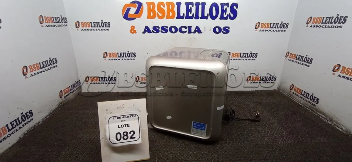LOTE 082 - 01 PURIFICADOR DE ÁGUA 220V MARCA ELECTROLUX. (NO ESTADO) ATENÇÃO! FAZER A VISITAÇÃO ANTES DE ARREMATAR, NÃO SABEMOS SE FUNCIONA, LEILÃO NÃO TEM GARANTIA E NEM DEVOLUÇÃO, SUJEITO A POSSÍVEIS AVARIAS VISÍVEIS/OCULTAS E/OU AUSÊNCIA DE COMPONENTES.