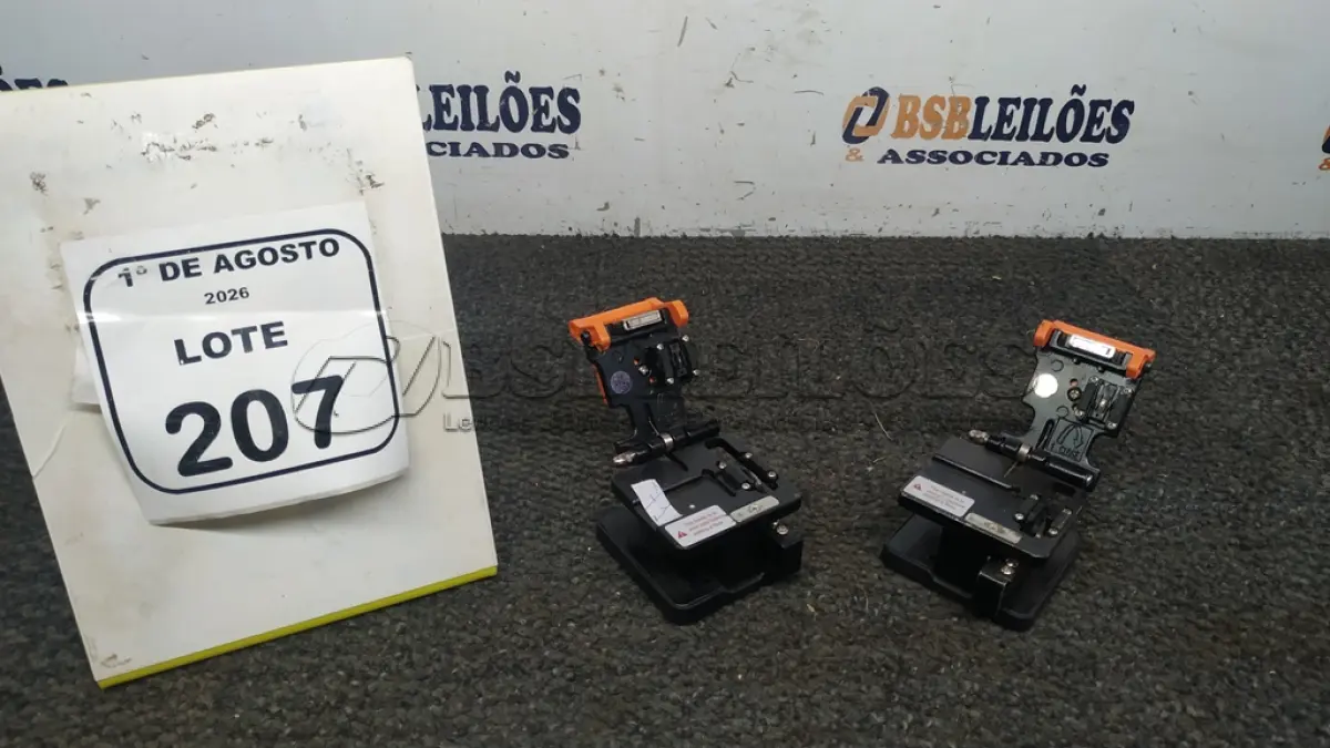 LOTE 207 - 02 CLIVADORES DE FIBRA ÓTICA. (NO ESTADO) ATENÇÃO! FAZER A VISITAÇÃO ANTES DE ARREMATAR, NÃO SABEMOS SE FUNCIONA, LEILÃO NÃO TEM GARANTIA E NEM DEVOLUÇÃO, SUJEITO A POSSÍVEIS AVARIAS VISÍVEIS/OCULTAS E/OU AUSÊNCIA DE COMPONENTES.