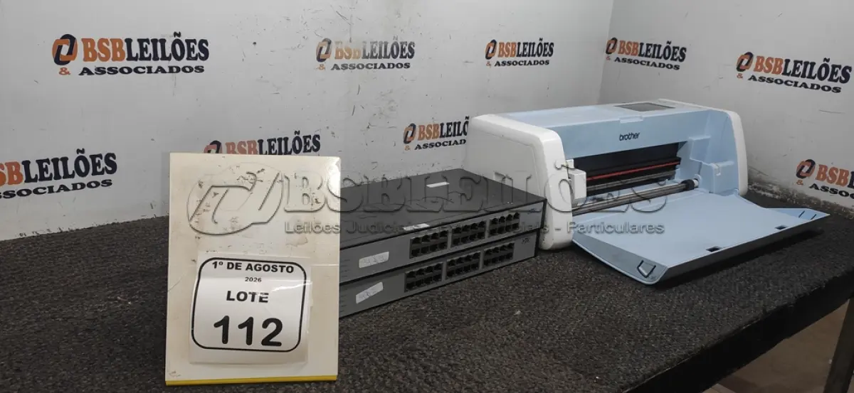 LOTE 112 - 01 MÁQUINA DE CORTE COM SCANNER INTEGRADO MODELO SDX225 MARCA BROTHER E 02 SWITCHES 24 PORTAS CADA MARCA INTELBRAS. (NO ESTADO) ATENÇÃO! FAZER A VISITAÇÃO ANTES DE ARREMATAR, NÃO SABEMOS SE FUNCIONA, LEILÃO NÃO TEM GARANTIA E NEM DEVOLUÇÃO, SUJEITO A POSSÍVEIS AVARIAS VISÍVEIS/OCULTAS E/OU AUSÊNCIA DE COMPONENTES.