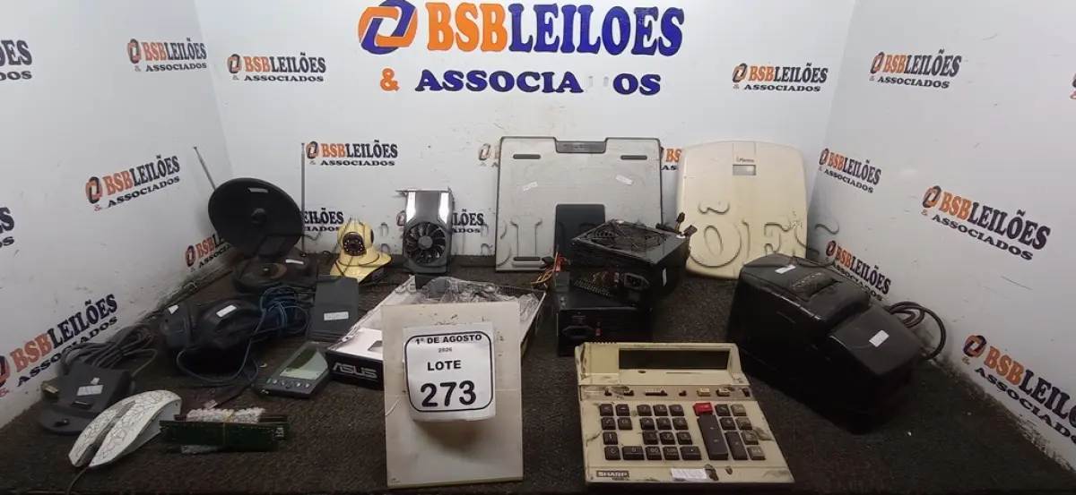 LOTE 273 - 02 BALANÇAS, 01 IMPRESSORA DE CUPOM, 02 FONTES DE ALIMENTAÇÃO, PLACA DE VÍDEO, FONE DE OUVIDO, 01 ANTENA PARA TV E ELETRÔNICOS DIVERSOS. (NO ESTADO) ATENÇÃO! FAZER A VISITAÇÃO ANTES DE ARREMATAR, NÃO SABEMOS SE FUNCIONA, LEILÃO NÃO TEM GARANTIA E NEM DEVOLUÇÃO, SUJEITO A POSSÍVEIS AVARIAS VISÍVEIS/OCULTAS E/OU AUSÊNCIA DE COMPONENTES.