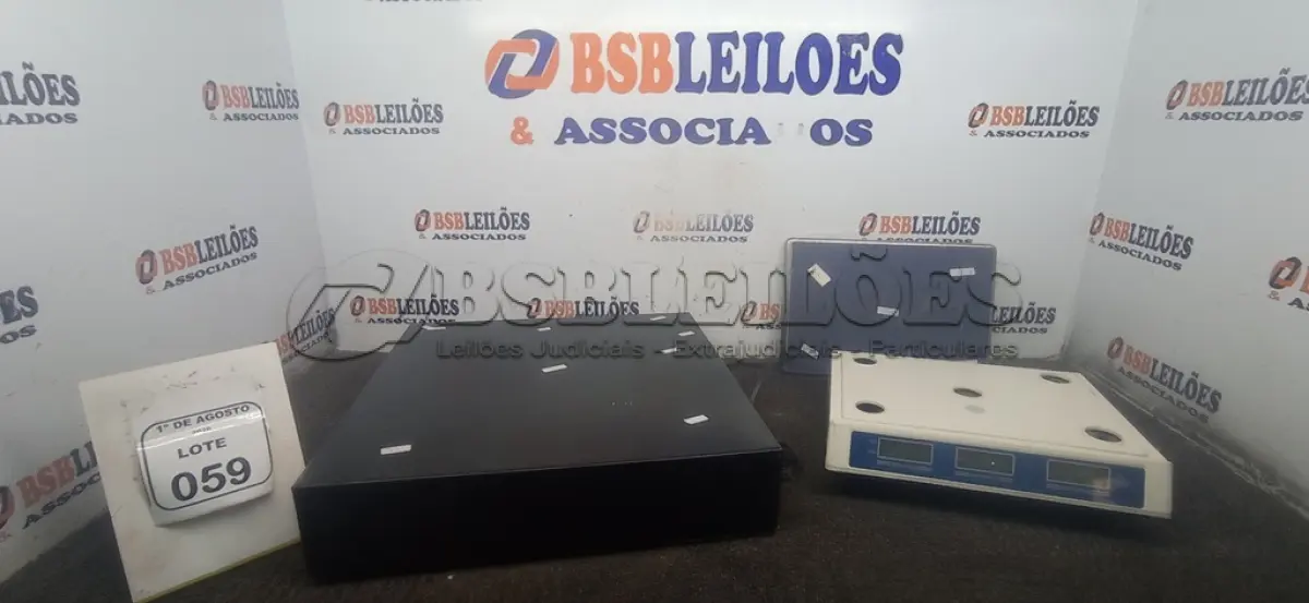 LOTE 059 - 01 GAVETA DE DINHEIRO E 01 BALANÇA. (NO ESTADO) ATENÇÃO! FAZER A VISITAÇÃO ANTES DE ARREMATAR, NÃO SABEMOS SE FUNCIONA, LEILÃO NÃO TEM GARANTIA E NEM DEVOLUÇÃO, SUJEITO A POSSÍVEIS AVARIAS VISÍVEIS/OCULTAS E/OU AUSÊNCIA DE COMPONENTES.