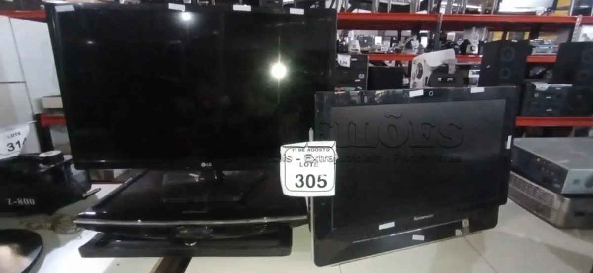 LOTE 305 - 02 ALL IN ONE MARCAS POSITIVO E AOC E 02 MONITORES. (NO ESTADO) ATENÇÃO! FAZER A VISITAÇÃO ANTES DE ARREMATAR, NÃO SABEMOS SE FUNCIONA, LEILÃO NÃO TEM GARANTIA E NEM DEVOLUÇÃO, SUJEITO A POSSÍVEIS AVARIAS VISÍVEIS/OCULTAS E/OU AUSÊNCIA DE COMPONENTES.