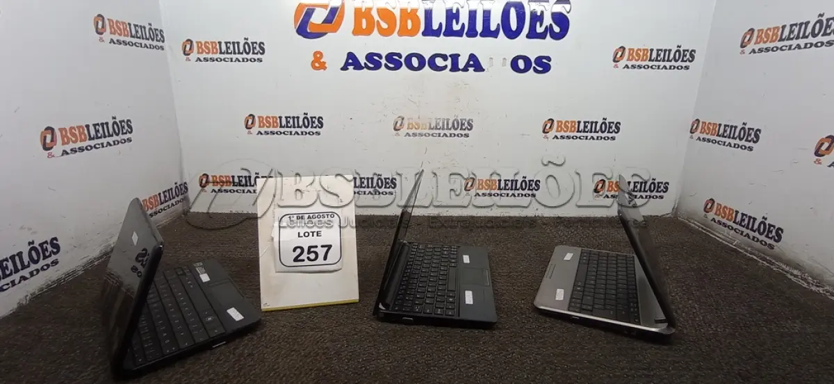 LOTE 257 - 03 NOTEBOOKS DE MARCAS E MODELOS DIVERSOS PARA RETIRADA DE PEÇAS. (NO ESTADO) ATENÇÃO! FAZER A VISITAÇÃO ANTES DE ARREMATAR, NÃO SABEMOS SE FUNCIONA, LEILÃO NÃO TEM GARANTIA E NEM DEVOLUÇÃO, SUJEITO A POSSÍVEIS AVARIAS VISÍVEIS/OCULTAS E/OU AUSÊNCIA DE COMPONENTES.