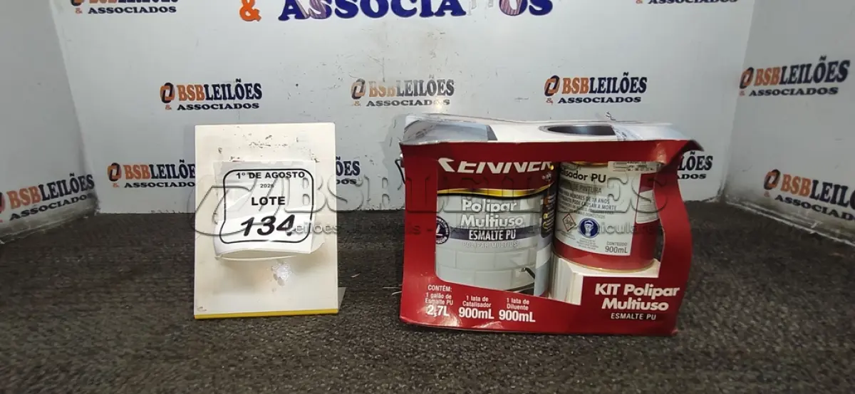 LOTE 134 - 01 GALÃO DE ESMALTE PU DE 2,7L, 01 LATA DE CATALISADOR DE 900ML E 01 LATA DE DILUENTE DE 900ML MARCA RENNER. (NO ESTADO) ATENÇÃO! FAZER A VISITAÇÃO ANTES DE ARREMATAR, NÃO SABEMOS SE FUNCIONA, LEILÃO NÃO TEM GARANTIA E NEM DEVOLUÇÃO, SUJEITO A POSSÍVEIS AVARIAS VISÍVEIS/OCULTAS E/OU AUSÊNCIA DE COMPONENTES.