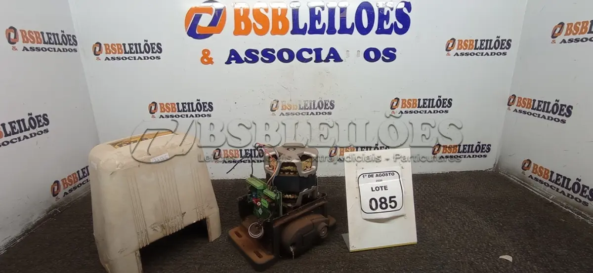 LOTE 085 - 01 MOTOR DE PORTÃO ELÉTRICO MODELO DZ4 MARCA ROSSI. (NO ESTADO) ATENÇÃO! FAZER A VISITAÇÃO ANTES DE ARREMATAR, NÃO SABEMOS SE FUNCIONA, LEILÃO NÃO TEM GARANTIA E NEM DEVOLUÇÃO, SUJEITO A POSSÍVEIS AVARIAS VISÍVEIS/OCULTAS E/OU AUSÊNCIA DE COMPONENTES.