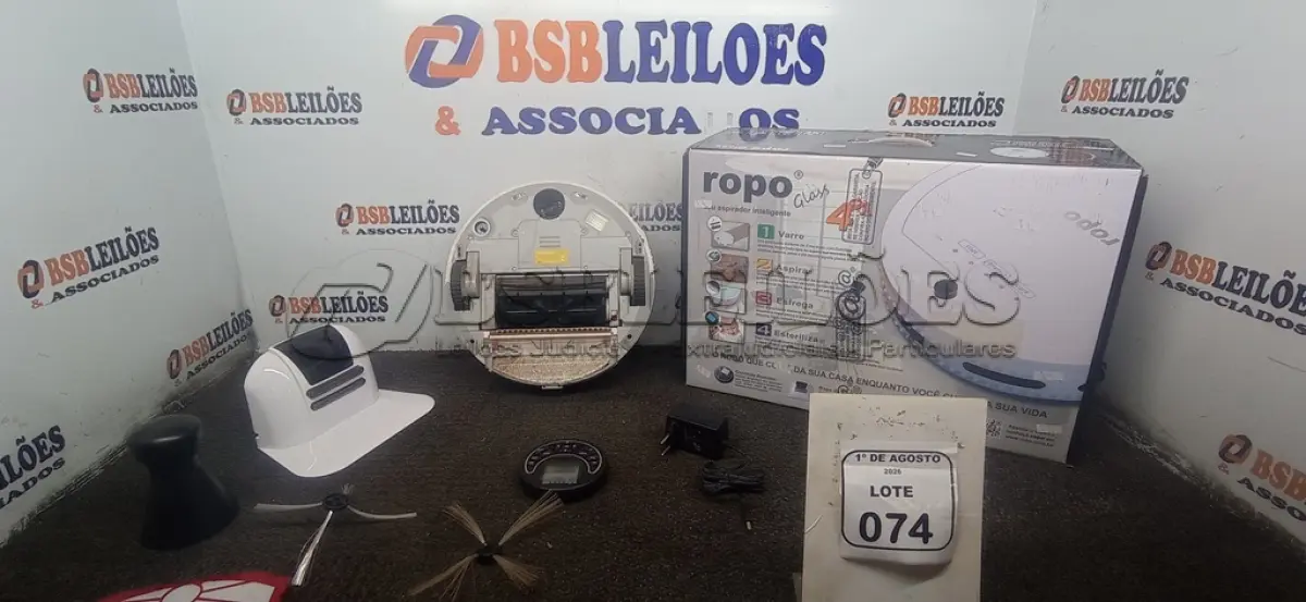 LOTE 074 - 01 ASPIRADOR ROBÔ MODELO GLASS MARCA ROPO. (NO ESTADO) ATENÇÃO! FAZER A VISITAÇÃO ANTES DE ARREMATAR, NÃO SABEMOS SE FUNCIONA, LEILÃO NÃO TEM GARANTIA E NEM DEVOLUÇÃO, SUJEITO A POSSÍVEIS AVARIAS VISÍVEIS/OCULTAS E/OU AUSÊNCIA DE COMPONENTES.