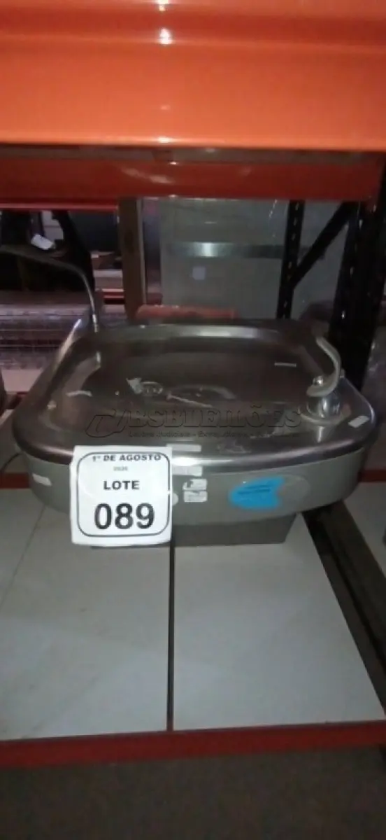LOTE 089 - 01 BEBEDOURO DE PAREDE EM INOX. (NO ESTADO) ATENÇÃO! FAZER A VISITAÇÃO ANTES DE ARREMATAR, NÃO SABEMOS SE FUNCIONA, LEILÃO NÃO TEM GARANTIA E NEM DEVOLUÇÃO, SUJEITO A POSSÍVEIS AVARIAS VISÍVEIS/OCULTAS E/OU AUSÊNCIA DE COMPONENTES.