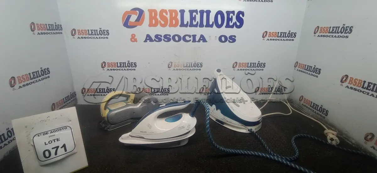 LOTE 071 - 01 FERRO DE PASSAR A VAPOR MODELO PERFECTCARE VIVA E 01 ASPIRADOR DE PÓ PORTÁTIL. (NO ESTADO) ATENÇÃO! FAZER A VISITAÇÃO ANTES DE ARREMATAR, NÃO SABEMOS SE FUNCIONA, LEILÃO NÃO TEM GARANTIA E NEM DEVOLUÇÃO, SUJEITO A POSSÍVEIS AVARIAS VISÍVEIS/OCULTAS E/OU AUSÊNCIA DE COMPONENTES.