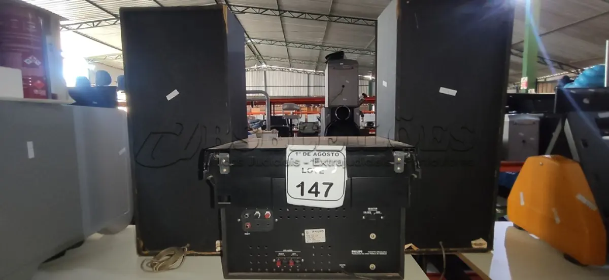 LOTE 147 - 01 APARELHO DE SOM MODELO AS 125 COM 02 CAIXAS DE SOM MARCA PHILIPS. (NO ESTADO) ATENÇÃO! FAZER A VISITAÇÃO ANTES DE ARREMATAR, NÃO SABEMOS SE FUNCIONA, LEILÃO NÃO TEM GARANTIA E NEM DEVOLUÇÃO, SUJEITO A POSSÍVEIS AVARIAS VISÍVEIS/OCULTAS E/OU AUSÊNCIA DE COMPONENTES.