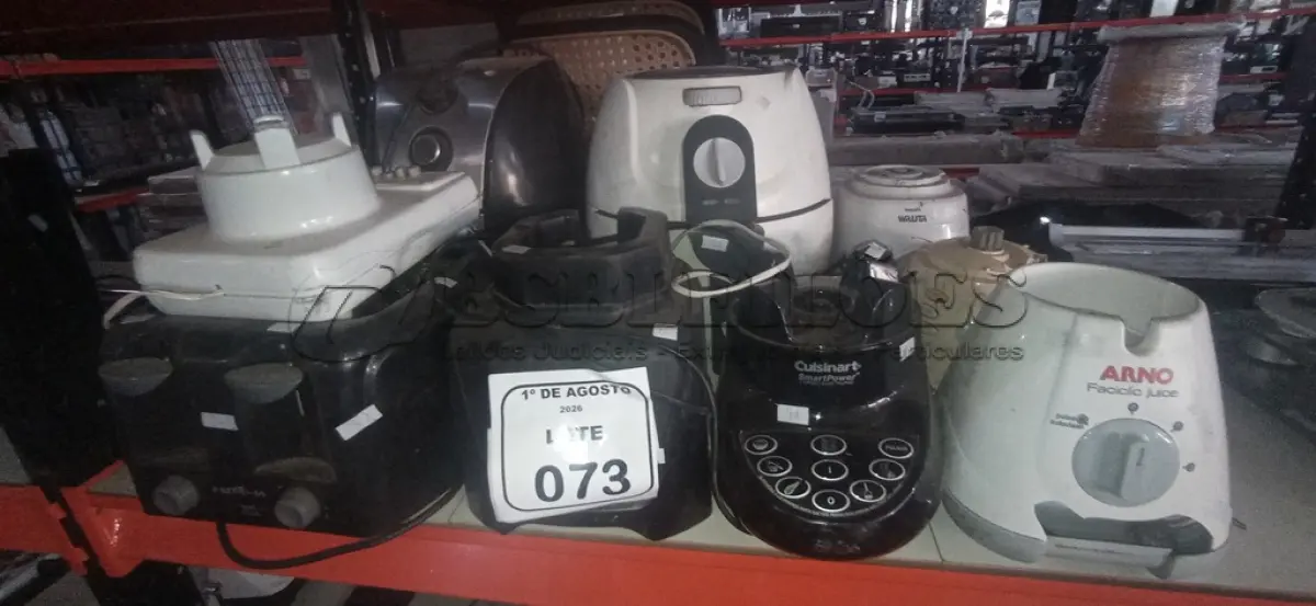 LOTE 073 - 02 AIR FRYERS, 01 TORRADEIRA DUPLA E 06 MOTORES DE LIQUIDIFICADORES DEMARCAS E MODELOS DIVERSOS. (NO ESTADO) ATENÇÃO! FAZER A VISITAÇÃO ANTES DE ARREMATAR, NÃO SABEMOS SE FUNCIONA, LEILÃO NÃO TEM GARANTIA E NEM DEVOLUÇÃO, SUJEITO A POSSÍVEIS AVARIAS VISÍVEIS/OCULTAS E/OU AUSÊNCIA DE COMPONENTES.