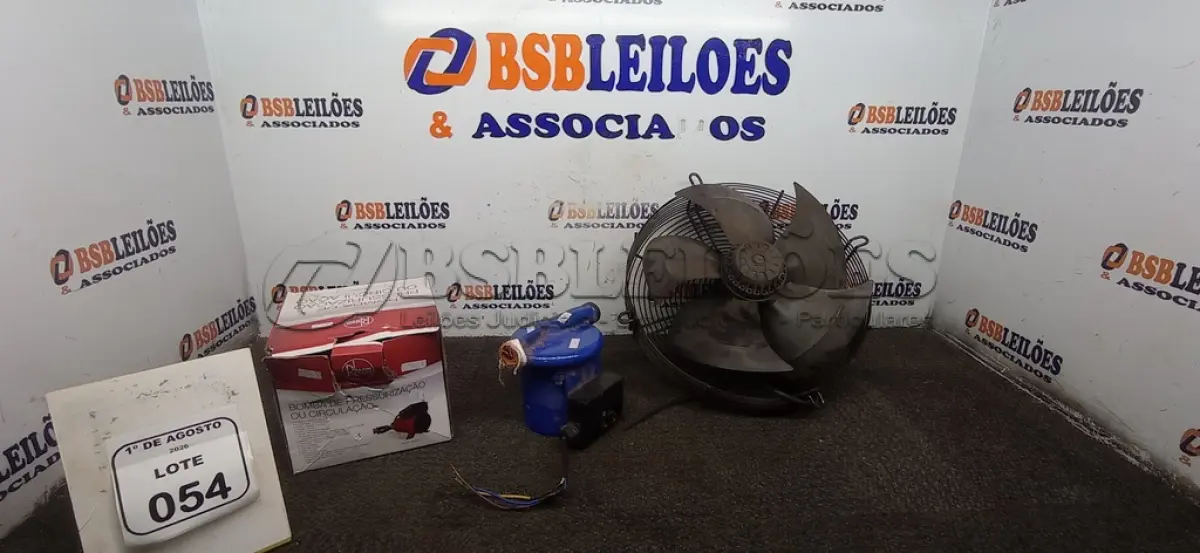 LOTE 054 - 01 MOTOR VENTILADOR AXIAL E 01 BOMBA DE PRESSURIZAÇÃO. (NO ESTADO) ATENÇÃO! FAZER A VISITAÇÃO ANTES DE ARREMATAR, NÃO SABEMOS SE FUNCIONA, LEILÃO NÃO TEM GARANTIA E NEM DEVOLUÇÃO, SUJEITO A POSSÍVEIS AVARIAS VISÍVEIS/OCULTAS E/OU AUSÊNCIA DE COMPONENTES.