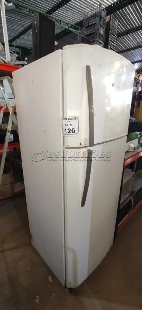 LOTE 126 - 01 GELADEIRA 220V MODELO KDN 42 MARCA BOSCH. (NO ESTADO) ATENÇÃO! FAZER A VISITAÇÃO ANTES DE ARREMATAR, NÃO SABEMOS SE FUNCIONA, LEILÃO NÃO TEM GARANTIA E NEM DEVOLUÇÃO, SUJEITO A POSSÍVEIS AVARIAS VISÍVEIS/OCULTAS E/OU AUSÊNCIA DE COMPONENTES.