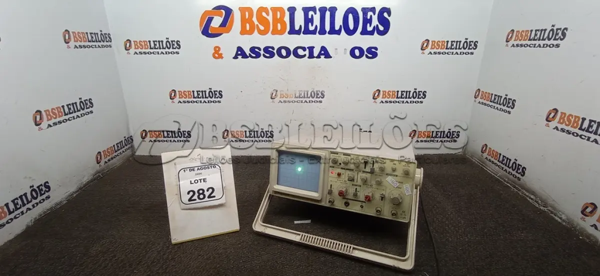LOTE 282 - 01 OSCILOSCÓPIO ANALÓGICO. (NO ESTADO) ATENÇÃO! FAZER A VISITAÇÃO ANTES DE ARREMATAR, NÃO SABEMOS SE FUNCIONA, LEILÃO NÃO TEM GARANTIA E NEM DEVOLUÇÃO, SUJEITO A POSSÍVEIS AVARIAS VISÍVEIS/OCULTAS E/OU AUSÊNCIA DE COMPONENTES.