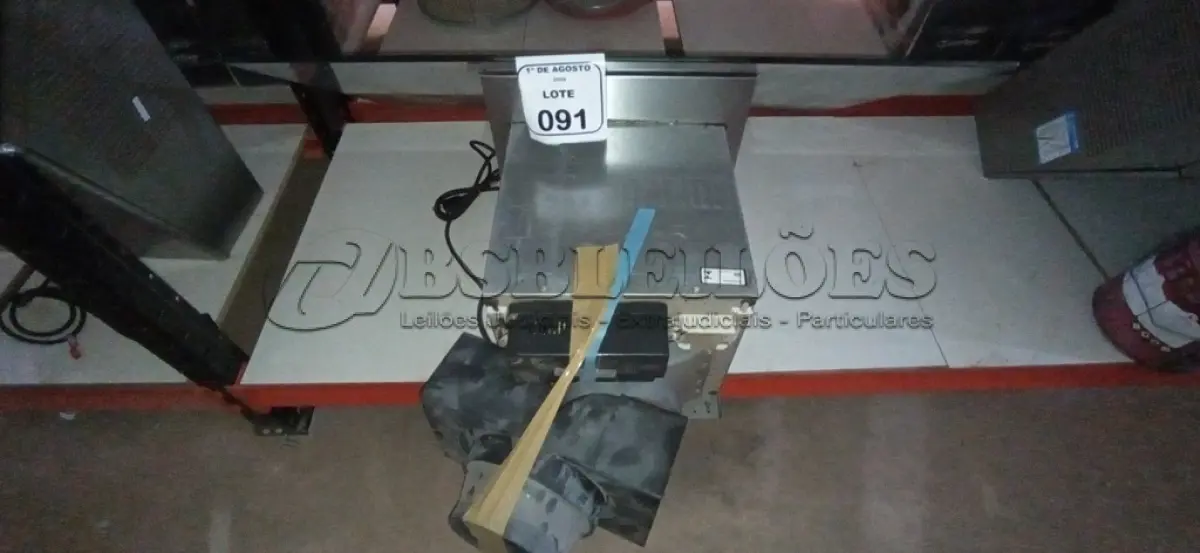 LOTE 091 - 01 COIFA DE EMBUTIR MARCA ELECTROUX. (NO ESTADO) ATENÇÃO! FAZER A VISITAÇÃO ANTES DE ARREMATAR, NÃO SABEMOS SE FUNCIONA, LEILÃO NÃO TEM GARANTIA E NEM DEVOLUÇÃO, SUJEITO A POSSÍVEIS AVARIAS VISÍVEIS/OCULTAS E/OU AUSÊNCIA DE COMPONENTES.
