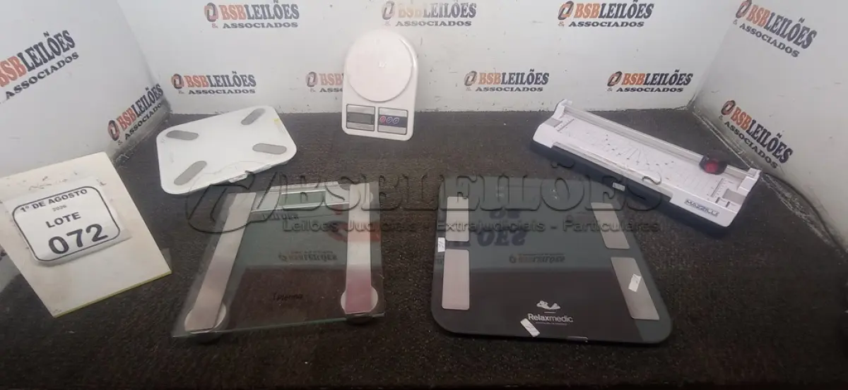 LOTE 072 - 01 LAMINADORA A4 E 04 BALANÇAS DE MARCAS E MODELOS DIVERSOS. (NO ESTADO) ATENÇÃO! FAZER A VISITAÇÃO ANTES DE ARREMATAR, NÃO SABEMOS SE FUNCIONA, LEILÃO NÃO TEM GARANTIA E NEM DEVOLUÇÃO, SUJEITO A POSSÍVEIS AVARIAS VISÍVEIS/OCULTAS E/OU AUSÊNCIA DE COMPONENTES.