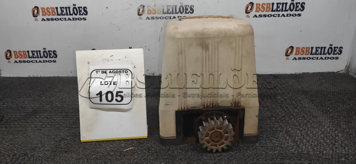 LOTE 105 - 01 MOTOR DE PORTÃO ELÉTRICO MODELO DZ4 MARCA ROSSI. (NO ESTADO) ATENÇÃO! FAZER A VISITAÇÃO ANTES DE ARREMATAR, NÃO SABEMOS SE FUNCIONA, LEILÃO NÃO TEM GARANTIA E NEM DEVOLUÇÃO, SUJEITO A POSSÍVEIS AVARIAS VISÍVEIS/OCULTAS E/OU AUSÊNCIA DE COMPONENTES.