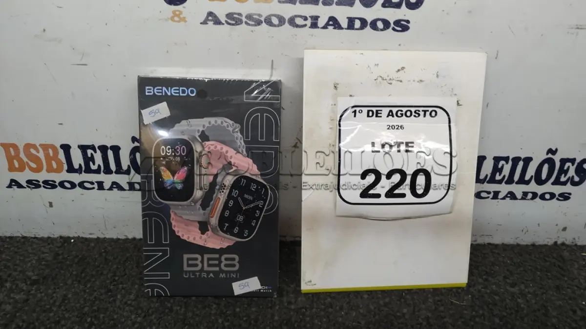LOTE 220 - 01 SMART WATCH MODELO BE8 ULTRA MINI MARCA BENEDO. (NO ESTADO) ATENÇÃO! FAZER A VISITAÇÃO ANTES DE ARREMATAR, NÃO SABEMOS SE FUNCIONA, LEILÃO NÃO TEM GARANTIA E NEM DEVOLUÇÃO, SUJEITO A POSSÍVEIS AVARIAS VISÍVEIS/OCULTAS E/OU AUSÊNCIA DE COMPONENTES.