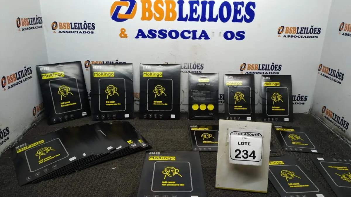 LOTE 234 - 30 PELÍCULAS DE PROTEÇÃO PARA TABLETS E IPAD. (NO ESTADO) ATENÇÃO! FAZER A VISITAÇÃO ANTES DE ARREMATAR, NÃO SABEMOS SE FUNCIONA, LEILÃO NÃO TEM GARANTIA E NEM DEVOLUÇÃO, SUJEITO A POSSÍVEIS AVARIAS VISÍVEIS/OCULTAS E/OU AUSÊNCIA DE COMPONENTES.