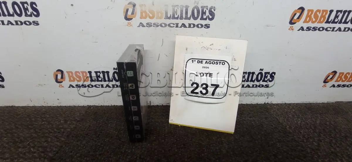 LOTE 237 - 01 SMART WATCH MODELO BE8 ULTRA MINI MARCA BENEDO. (NO ESTADO) ATENÇÃO! FAZER A VISITAÇÃO ANTES DE ARREMATAR, NÃO SABEMOS SE FUNCIONA, LEILÃO NÃO TEM GARANTIA E NEM DEVOLUÇÃO, SUJEITO A POSSÍVEIS AVARIAS VISÍVEIS/OCULTAS E/OU AUSÊNCIA DE COMPONENTES.