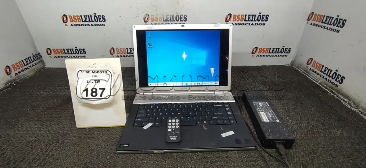 LOTE 187 - 01 NOTEBOOK SERIE VAIO MARCA SONY COM FONTE. (NO ESTADO) ATENÇÃO! FAZER A VISITAÇÃO ANTES DE ARREMATAR, NÃO SABEMOS SE FUNCIONA, LEILÃO NÃO TEM GARANTIA E NEM DEVOLUÇÃO, SUJEITO A POSSÍVEIS AVARIAS VISÍVEIS/OCULTAS E/OU AUSÊNCIA DE COMPONENTES.
