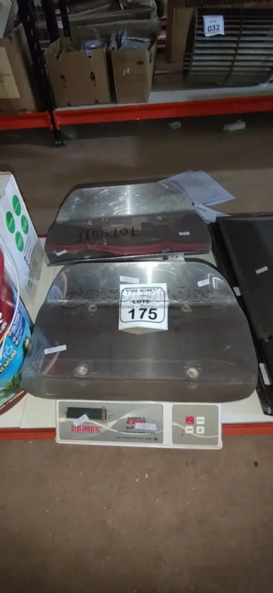 LOTE 175 - 02 BALANÇAS PEDIÁTRICAS. (NO ESTADO) ATENÇÃO! FAZER A VISITAÇÃO ANTES DE ARREMATAR, NÃO SABEMOS SE FUNCIONA, LEILÃO NÃO TEM GARANTIA E NEM DEVOLUÇÃO, SUJEITO A POSSÍVEIS AVARIAS VISÍVEIS/OCULTAS E/OU AUSÊNCIA DE COMPONENTES.