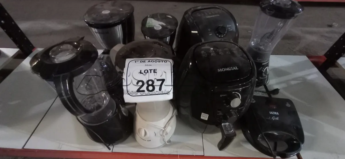LOTE 287 - 02 AIR FRYERS, 01 CHALEIRA, 02 CAFETEIRAS, 01 ESPREMEDOR, 03 LIQUIDIFICADORES E 01 TORRADEIRA DE MARCAS E MODELOS DIVERSOS. (NO ESTADO) ATENÇÃO! FAZER A VISITAÇÃO ANTES DE ARREMATAR, NÃO SABEMOS SE FUNCIONA, LEILÃO NÃO TEM GARANTIA E NEM DEVOLUÇÃO, SUJEITO A POSSÍVEIS AVARIAS VISÍVEIS/OCULTAS E/OU AUSÊNCIA DE COMPONENTES.