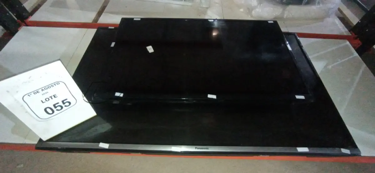 LOTE 055 - 01 TV 42’’ MARCA PANASONIC E 01 TV 32’’ MARCA SAMSUNG PARA RETIRADA DE PEÇAS. (NO ESTADO) ATENÇÃO! FAZER A VISITAÇÃO ANTES DE ARREMATAR, NÃO SABEMOS SE FUNCIONA, LEILÃO NÃO TEM GARANTIA E NEM DEVOLUÇÃO, SUJEITO A POSSÍVEIS AVARIAS VISÍVEIS/OCULTAS E/OU AUSÊNCIA DE COMPONENTES.