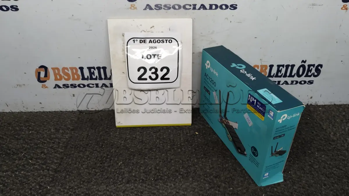 LOTE 232 - 01 ROTEADOR MODELO AC1200 MARCA TP-LINK. (NO ESTADO) ATENÇÃO! FAZER A VISITAÇÃO ANTES DE ARREMATAR, NÃO SABEMOS SE FUNCIONA, LEILÃO NÃO TEM GARANTIA E NEM DEVOLUÇÃO, SUJEITO A POSSÍVEIS AVARIAS VISÍVEIS/OCULTAS E/OU AUSÊNCIA DE COMPONENTES.
