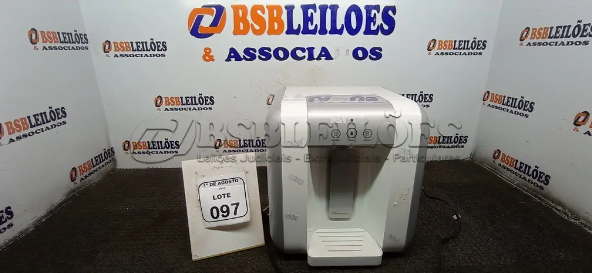 LOTE 097 - 01 PURIFICADOR DE ÁGUA 220V MARCA ELECTROLUX. (NO ESTADO) ATENÇÃO! FAZER A VISITAÇÃO ANTES DE ARREMATAR, NÃO SABEMOS SE FUNCIONA, LEILÃO NÃO TEM GARANTIA E NEM DEVOLUÇÃO, SUJEITO A POSSÍVEIS AVARIAS VISÍVEIS/OCULTAS E/OU AUSÊNCIA DE COMPONENTES.