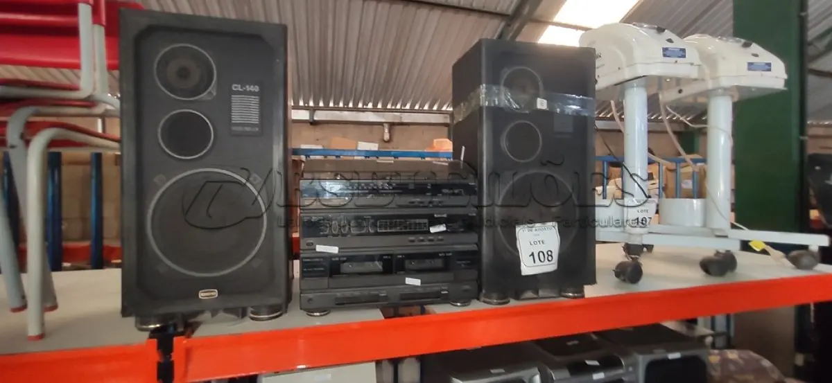 LOTE 108 - 01 APARELHO DE SOM 3 EM 1 MODELO SS-4880 COM 02 CAIXAS MARCA CCE. (NO ESTADO) ATENÇÃO! FAZER A VISITAÇÃO ANTES DE ARREMATAR, NÃO SABEMOS SE FUNCIONA, LEILÃO NÃO TEM GARANTIA E NEM DEVOLUÇÃO, SUJEITO A POSSÍVEIS AVARIAS VISÍVEIS/OCULTAS E/OU AUSÊNCIA DE COMPONENTES.