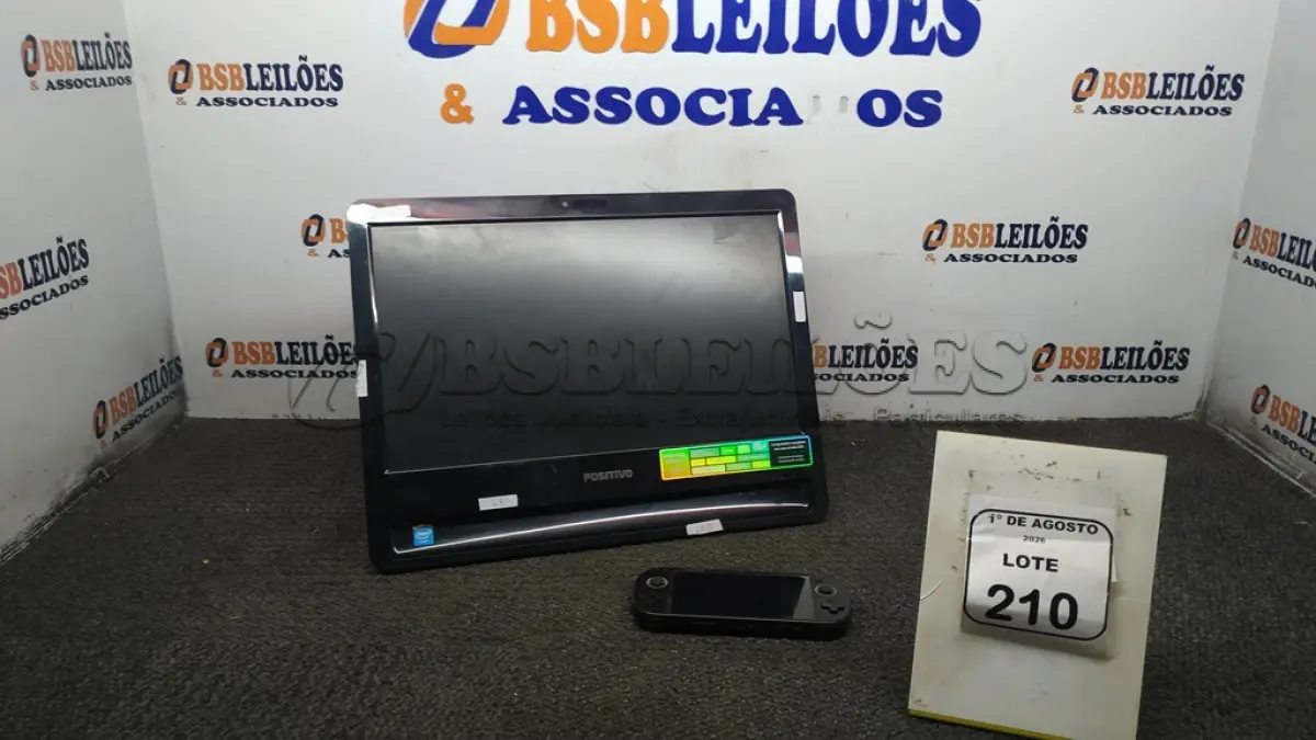 LOTE 210 - 01 ALL IN ONE MARCA POSITIVO E 01 CONSOLE PORTÁTIL SMART PRO 128GB MARCA TRIMUI. (NO ESTADO) ATENÇÃO! FAZER A VISITAÇÃO ANTES DE ARREMATAR, NÃO SABEMOS SE FUNCIONA, LEILÃO NÃO TEM GARANTIA E NEM DEVOLUÇÃO, SUJEITO A POSSÍVEIS AVARIAS VISÍVEIS/OCULTAS E/OU AUSÊNCIA DE COMPONENTES.