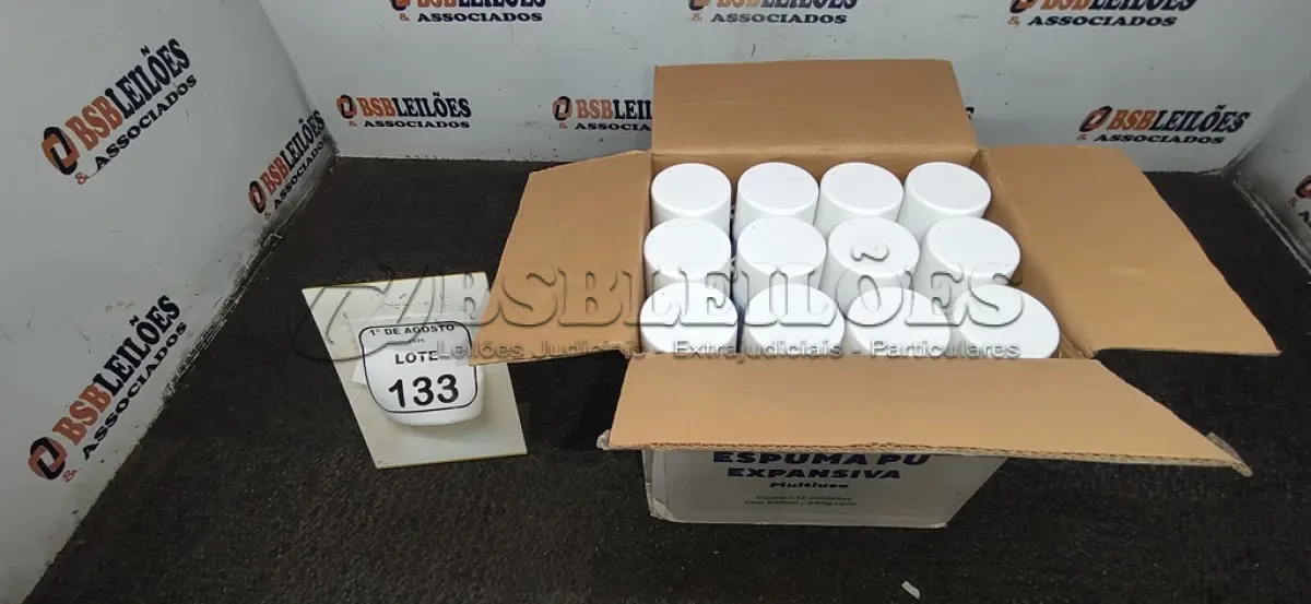LOTE 133 - 01 CAIXA COM 12 ESPUMAS PU EXPANSIVA DE 500ML CADA MARCA EIXO NOBRE. (NO ESTADO) ATENÇÃO! FAZER A VISITAÇÃO ANTES DE ARREMATAR, NÃO SABEMOS SE FUNCIONA, LEILÃO NÃO TEM GARANTIA E NEM DEVOLUÇÃO, SUJEITO A POSSÍVEIS AVARIAS VISÍVEIS/OCULTAS E/OU AUSÊNCIA DE COMPONENTES.