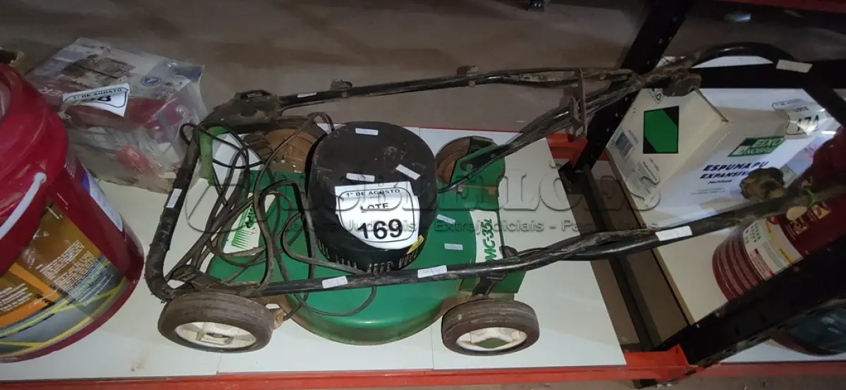 LOTE 169 - 01 MÁQUINA DE CORTAR GRAMA ELÉTRICA MODELO MC-35L MARCA TRAPP. (NO ESTADO) ATENÇÃO! FAZER A VISITAÇÃO ANTES DE ARREMATAR, NÃO SABEMOS SE FUNCIONA, LEILÃO NÃO TEM GARANTIA E NEM DEVOLUÇÃO, SUJEITO A POSSÍVEIS AVARIAS VISÍVEIS/OCULTAS E/OU AUSÊNCIA DE COMPONENTES.