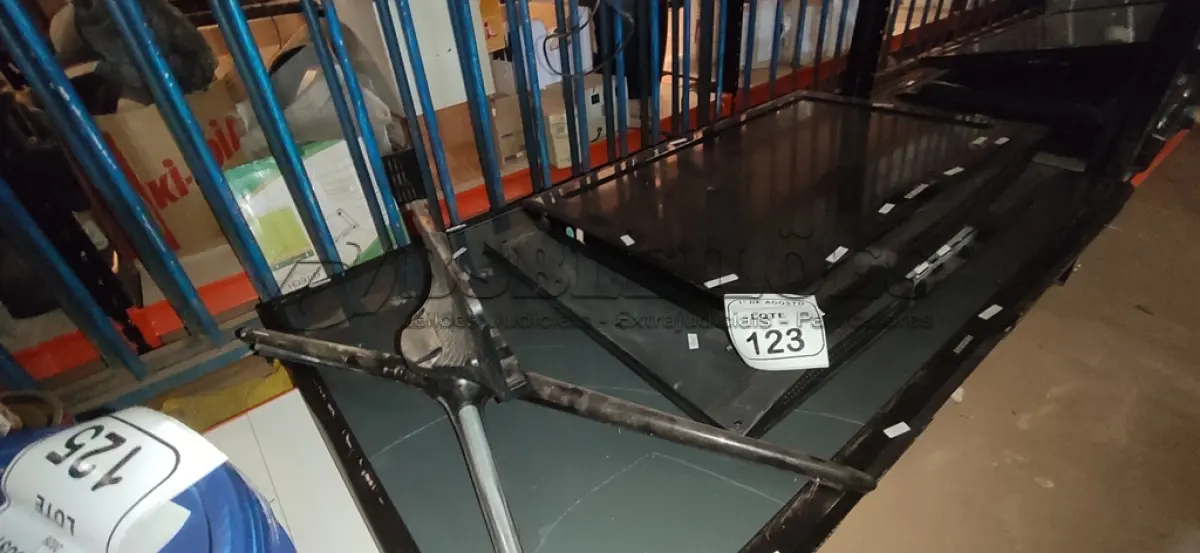 LOTE 123 - 03 TVS DE TAMANHOS E MARCAS DIVERSAS PARA RETIRADA DE PEÇAS. (NO ESTADO) ATENÇÃO! FAZER A VISITAÇÃO ANTES DE ARREMATAR, NÃO SABEMOS SE FUNCIONA, LEILÃO NÃO TEM GARANTIA E NEM DEVOLUÇÃO, SUJEITO A POSSÍVEIS AVARIAS VISÍVEIS/OCULTAS E/OU AUSÊNCIA DE COMPONENTES.