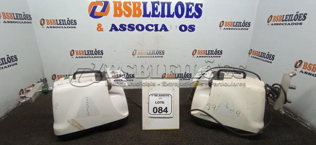 LOTE 084 - 02 ASPIRADORES CIRÚRGICOS INCOMPLETOS. (NO ESTADO) ATENÇÃO! FAZER A VISITAÇÃO ANTES DE ARREMATAR, NÃO SABEMOS SE FUNCIONA, LEILÃO NÃO TEM GARANTIA E NEM DEVOLUÇÃO, SUJEITO A POSSÍVEIS AVARIAS VISÍVEIS/OCULTAS E/OU AUSÊNCIA DE COMPONENTES.