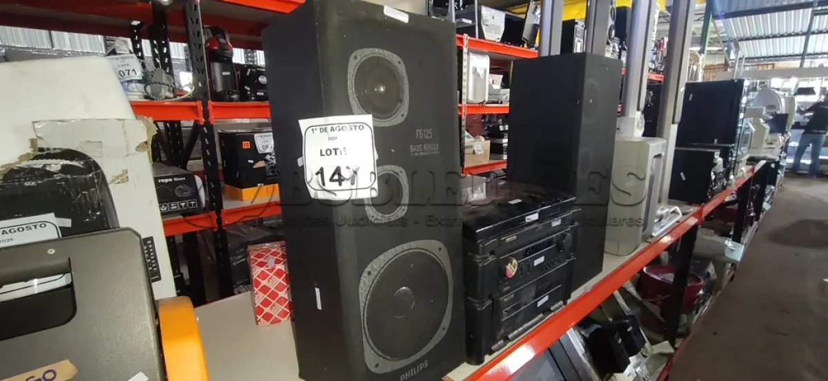LOTE 147 - 01 APARELHO DE SOM MODELO AS 125 COM 02 CAIXAS DE SOM MARCA PHILIPS. (NO ESTADO) ATENÇÃO! FAZER A VISITAÇÃO ANTES DE ARREMATAR, NÃO SABEMOS SE FUNCIONA, LEILÃO NÃO TEM GARANTIA E NEM DEVOLUÇÃO, SUJEITO A POSSÍVEIS AVARIAS VISÍVEIS/OCULTAS E/OU AUSÊNCIA DE COMPONENTES.