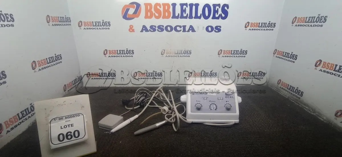 LOTE 060 - 01 APARELHO PARA ULTRASSOM ODONTOLÓGICO MODELO SONIC MAX PLUS MARCA ECEL. (NO ESTADO) ATENÇÃO! FAZER A VISITAÇÃO ANTES DE ARREMATAR, NÃO SABEMOS SE FUNCIONA, LEILÃO NÃO TEM GARANTIA E NEM DEVOLUÇÃO, SUJEITO A POSSÍVEIS AVARIAS VISÍVEIS/OCULTAS E/OU AUSÊNCIA DE COMPONENTES.