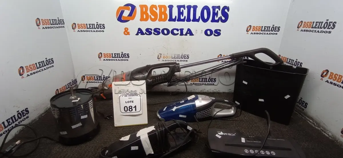 LOTE 081 - 01 FRAGMENTADORA DE PAPEL, 03 ASPIRADORES DE PÓ DE MARCAS E MODELOS DIVERSOS E 01 MOTOR DE LIQUIDIFICADOR. (NO ESTADO) ATENÇÃO! FAZER A VISITAÇÃO ANTES DE ARREMATAR, NÃO SABEMOS SE FUNCIONA, LEILÃO NÃO TEM GARANTIA E NEM DEVOLUÇÃO, SUJEITO A POSSÍVEIS AVARIAS VISÍVEIS/OCULTAS E/OU AUSÊNCIA DE COMPONENTES.