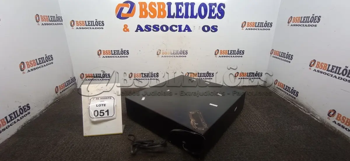 LOTE 051 - 01 GAVETA DE DINHEIRO. (NO ESTADO) ATENÇÃO! FAZER A VISITAÇÃO ANTES DE ARREMATAR, NÃO SABEMOS SE FUNCIONA, LEILÃO NÃO TEM GARANTIA E NEM DEVOLUÇÃO, SUJEITO A POSSÍVEIS AVARIAS VISÍVEIS/OCULTAS E/OU AUSÊNCIA DE COMPONENTES.