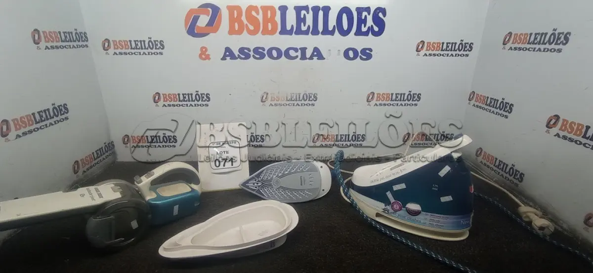 LOTE 071 - 01 FERRO DE PASSAR A VAPOR MODELO PERFECTCARE VIVA E 01 ASPIRADOR DE PÓ PORTÁTIL. (NO ESTADO) ATENÇÃO! FAZER A VISITAÇÃO ANTES DE ARREMATAR, NÃO SABEMOS SE FUNCIONA, LEILÃO NÃO TEM GARANTIA E NEM DEVOLUÇÃO, SUJEITO A POSSÍVEIS AVARIAS VISÍVEIS/OCULTAS E/OU AUSÊNCIA DE COMPONENTES.