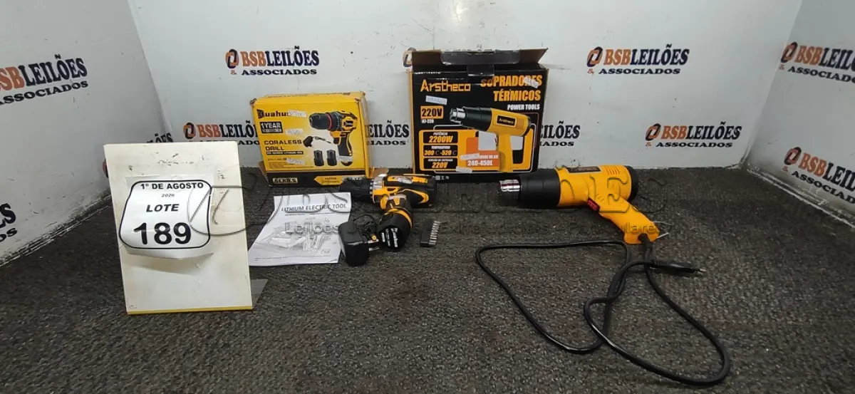 LOTE 189 - 01 SOPRADOR TÉRMICO 220V MARCA ARSTHECO E 01 PARAFUSADEIRA A BATERIA 12V MARCA HUAHUO. (NO ESTADO) ATENÇÃO! FAZER A VISITAÇÃO ANTES DE ARREMATAR, NÃO SABEMOS SE FUNCIONA, LEILÃO NÃO TEM GARANTIA E NEM DEVOLUÇÃO, SUJEITO A POSSÍVEIS AVARIAS VISÍVEIS/OCULTAS E/OU AUSÊNCIA DE COMPONENTES.