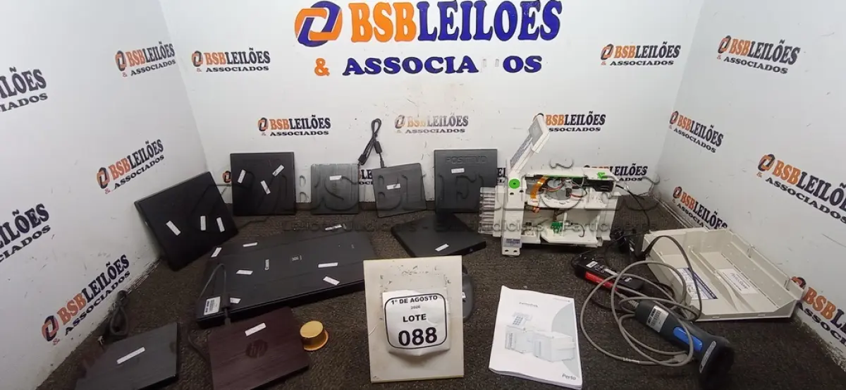 LOTE 088 - 01 RELÓGIO DE PONTO MARCA PONTO, 02 LEITORES DE CÓDIGO DE BARRAS, 01 SCANNER DE MESA E 08 UNIDADES DE DVD EXTERNAS. (NO ESTADO) ATENÇÃO! FAZER A VISITAÇÃO ANTES DE ARREMATAR, NÃO SABEMOS SE FUNCIONA, LEILÃO NÃO TEM GARANTIA E NEM DEVOLUÇÃO, SUJEITO A POSSÍVEIS AVARIAS VISÍVEIS/OCULTAS E/OU AUSÊNCIA DE COMPONENTES.