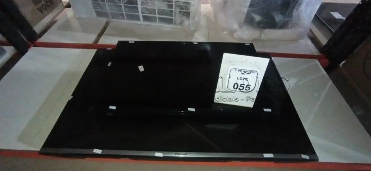 LOTE 055 - 01 TV 42’’ MARCA PANASONIC E 01 TV 32’’ MARCA SAMSUNG PARA RETIRADA DE PEÇAS. (NO ESTADO) ATENÇÃO! FAZER A VISITAÇÃO ANTES DE ARREMATAR, NÃO SABEMOS SE FUNCIONA, LEILÃO NÃO TEM GARANTIA E NEM DEVOLUÇÃO, SUJEITO A POSSÍVEIS AVARIAS VISÍVEIS/OCULTAS E/OU AUSÊNCIA DE COMPONENTES.